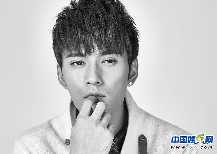 徐正曦《精武青春》热映 曝潮男大片尽展摩登帅气