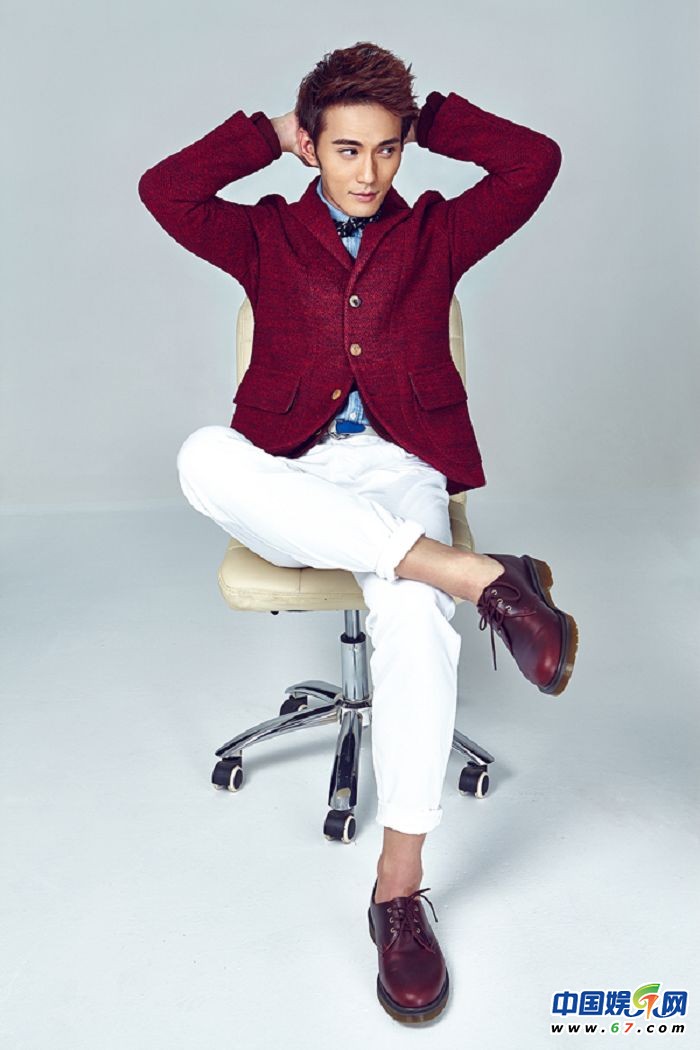 徐正曦《精武青春》热映 曝潮男大片尽展摩登帅气