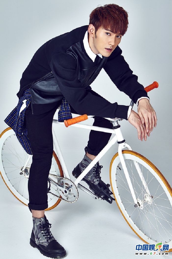 徐正曦《精武青春》热映 曝潮男大片尽展摩登帅气 徐正曦《精武青春》热映 曝潮男大片尽展摩登帅气