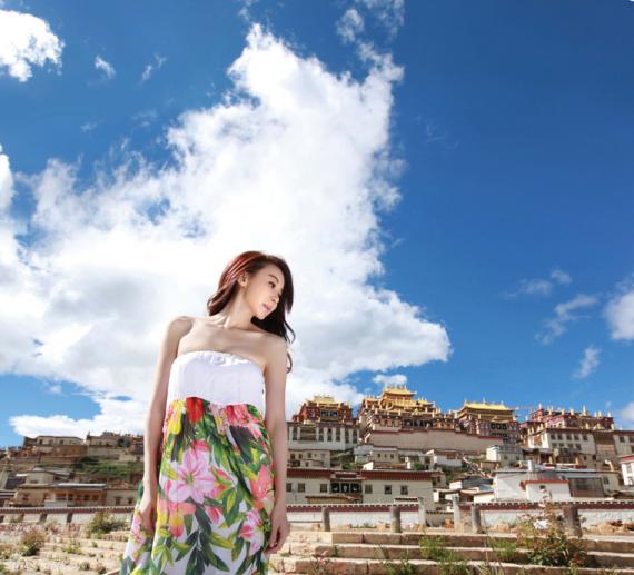 萧蔷曝光新年新历写真 空灵静美无杂念