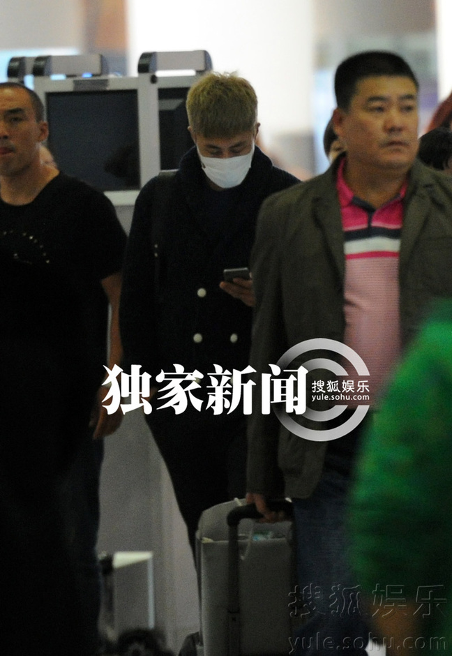 曝杜淳熊乃瑾密恋近半年 女方甜蜜探班亲密会友