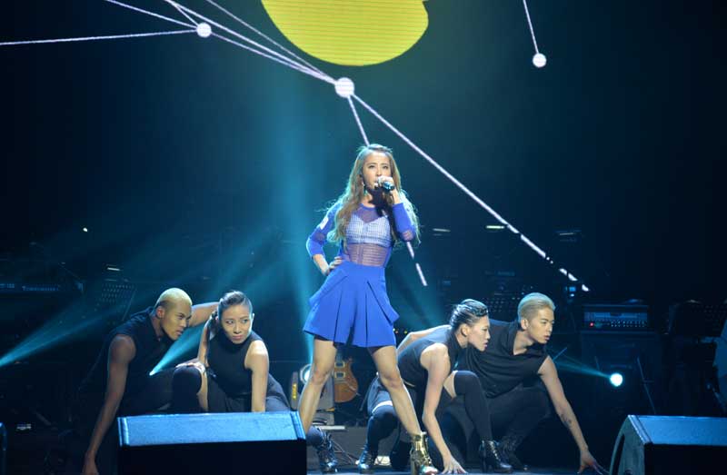 蔡依林助阵校园之星 透视装劲歌热舞 蔡依林助阵校园之星 透视装劲歌热舞