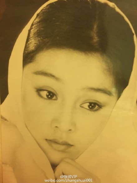 范冰冰13岁婚纱写真曝光 气质清新颜值高