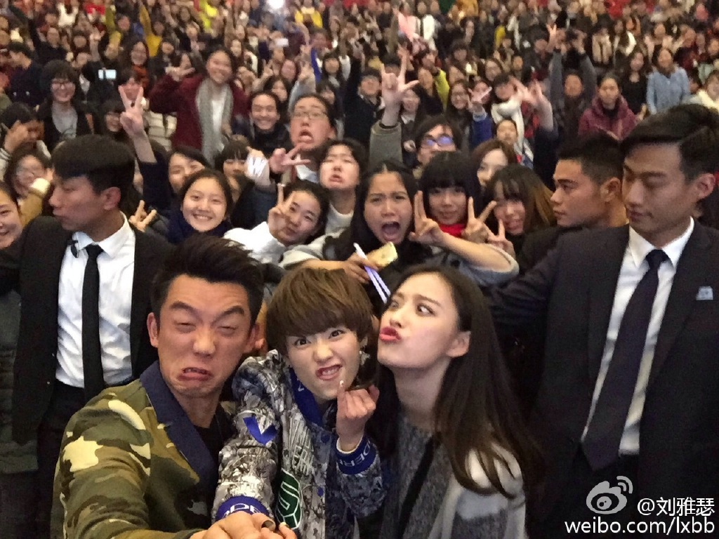 这是谁？倪妮学萌犬 彭于晏扮鬼脸像狒狒丑过曾小贤