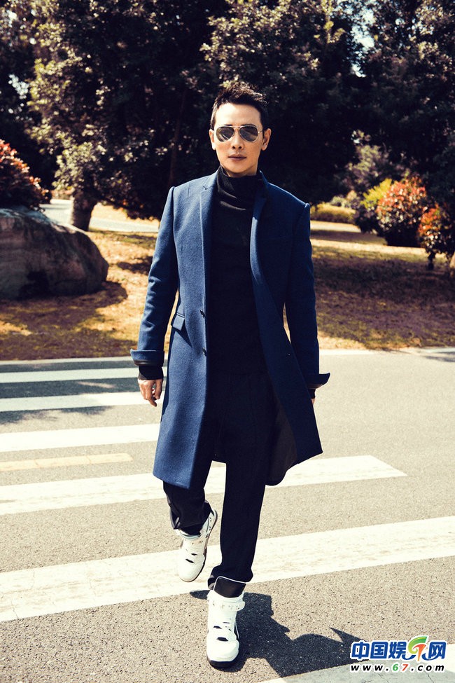 罗晋冬日写真曝光 新剧出演“花花公子”颜值爆表