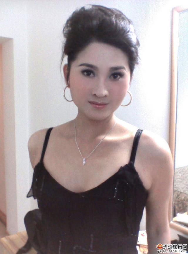 红楼女星遭遇潜规则 揭秘娱乐圈女星陪睡黑幕