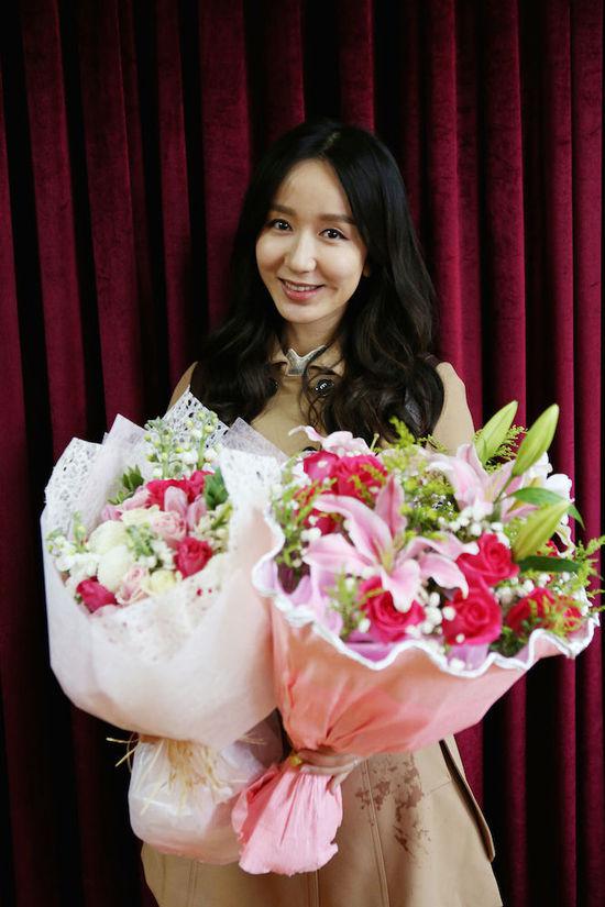 娄艺潇《你会撒谎吗》 温馨庆生 娄艺潇《你会撒谎吗》 温馨庆生