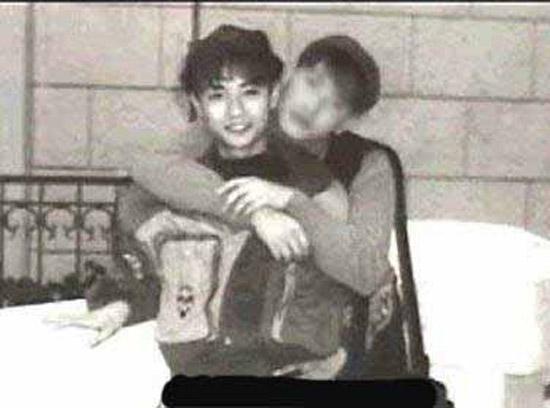 揭娱乐圈变性艺人 