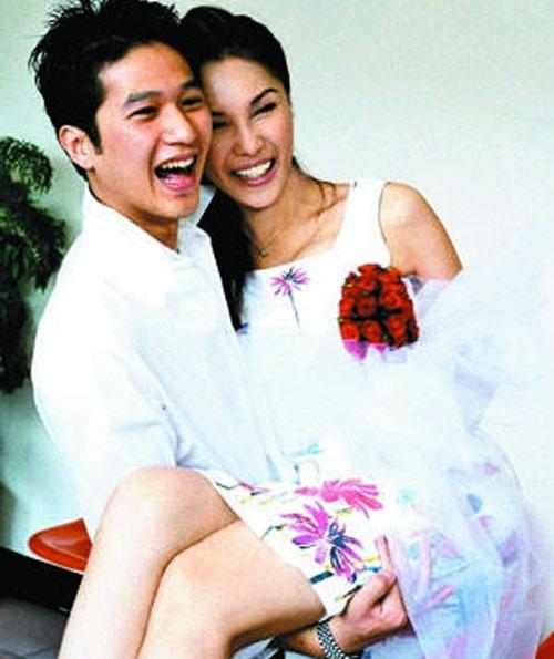 揭娱乐圈变性艺人 