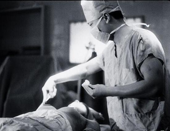 揭娱乐圈变性艺人 