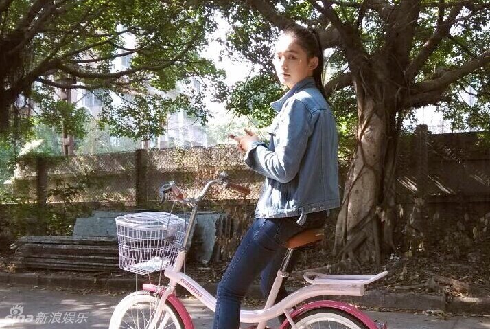 新任“星女郎”林允清纯私照曝光