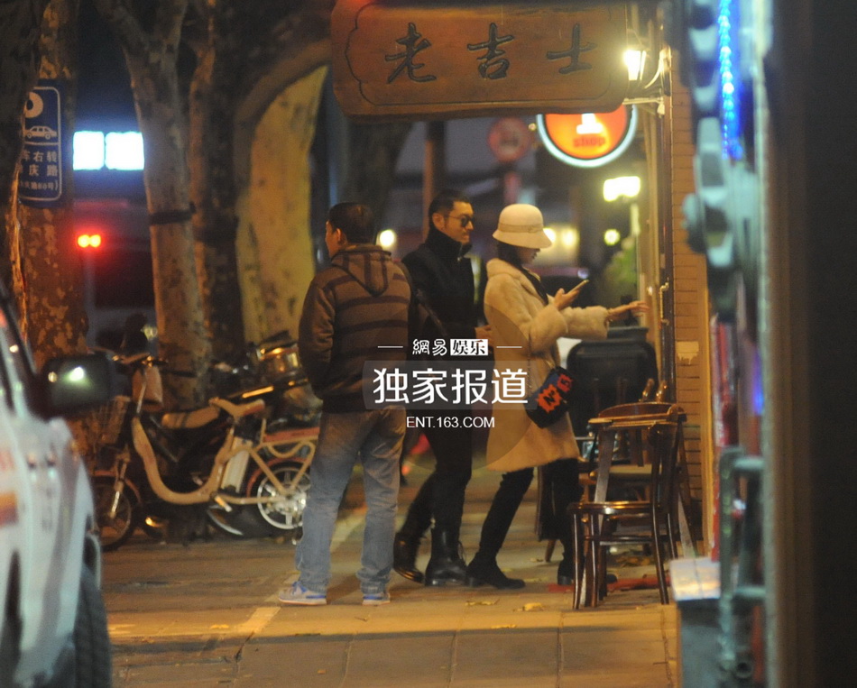 黄晓明Angelababy甜蜜幽会 为避嫌前后脚进酒店