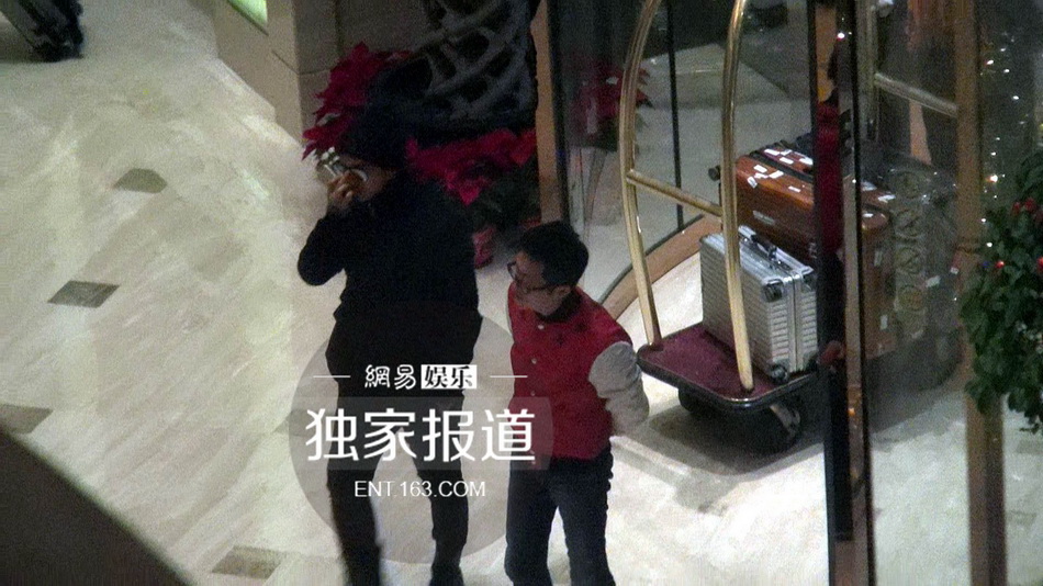 黄晓明Angelababy甜蜜幽会 为避嫌前后脚进酒店