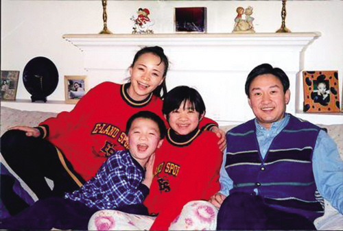 娱乐圈重组的五好文明家庭：洪欣儿子与继父哥俩好