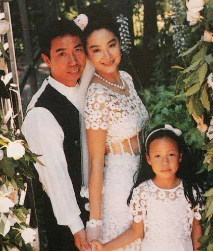 娱乐圈重组的五好文明家庭：洪欣儿子与继父哥俩好