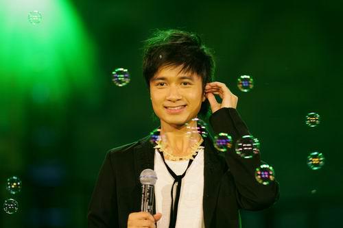 揭《我是歌手3》选手故事 韩红身陷同性传闻