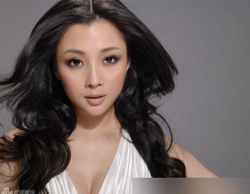 被传与落马贪官有染的女星 汤灿瞿颖上榜(图)