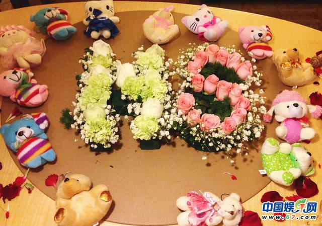 小燕子尔康在一起!李佳航求婚现场首曝光 李晟狂飙泪