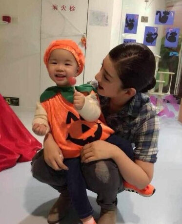 黄奕离婚后受访 谈前夫满脸沉闷：很多回忆不愿回忆