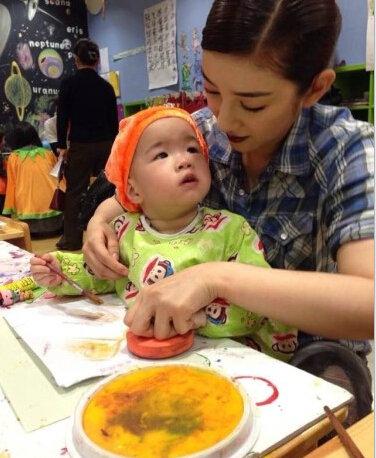 黄奕离婚后受访 谈前夫满脸沉闷:很多回忆不愿回忆