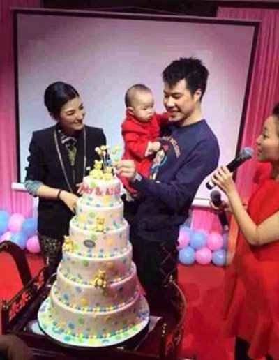 黄奕离婚后受访 谈前夫满脸沉闷：很多回忆不愿回忆