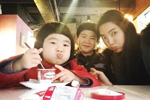 Grace、Joe和妈妈