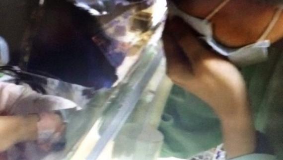 范玮琪产后首见儿子