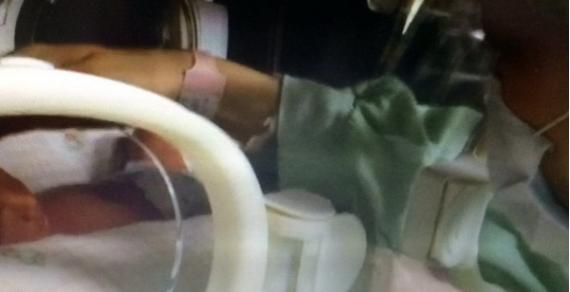 范玮琪产后首见儿子