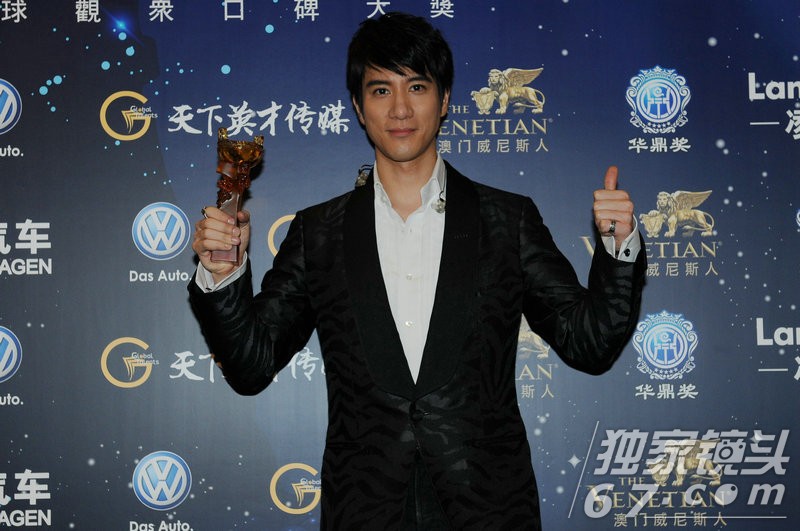 华鼎奖率众星缅怀姚贝娜 王力宏自曝变化大为女儿创作新歌