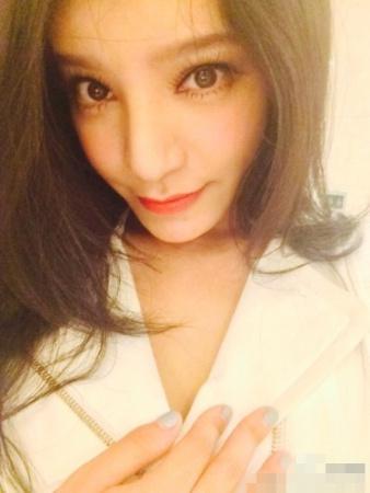 江映蓉近照