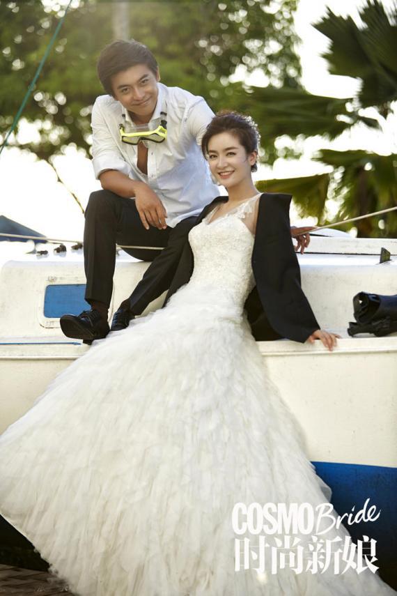 李佳航李晟婚照曝光 海边相拥上演浪漫时刻