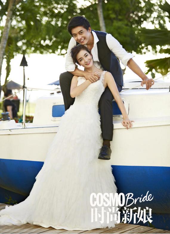 李佳航李晟婚照曝光 海边相拥上演浪漫时刻