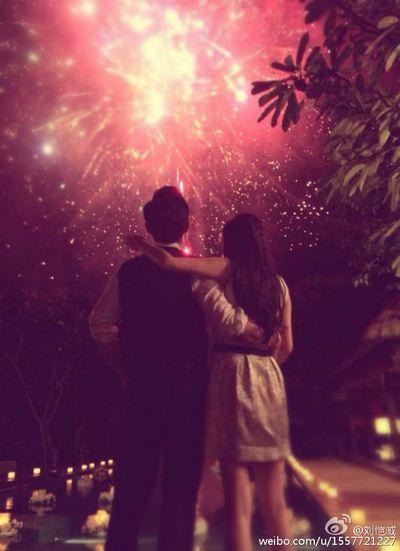 明星晒恩爱照高手:黄磊一家子刘烨夫妇