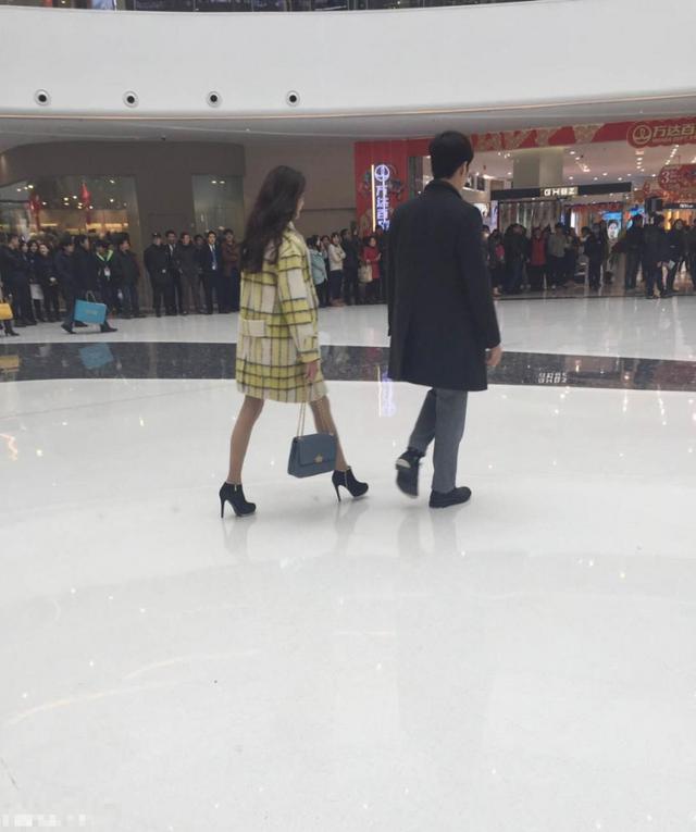 井柏然郑爽在杭州万达