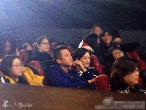 邓超夫妇合体观影 孙俪暧昧凝视“小鲜肉”吴亦凡