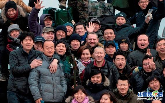 《解救吾先生》柏林曝先导海报 谁能解救刘德华