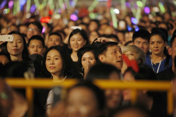 章子怡疑似感动落泪