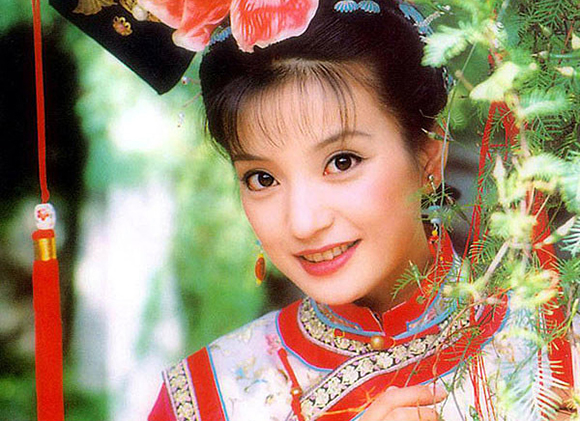 细数因“烂牙”变丑明星 高圆圆整完成女神