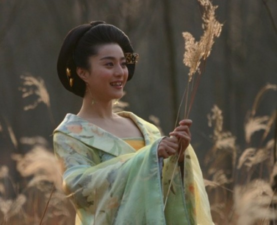 细数因“烂牙”变丑明星 高圆圆整完成女神