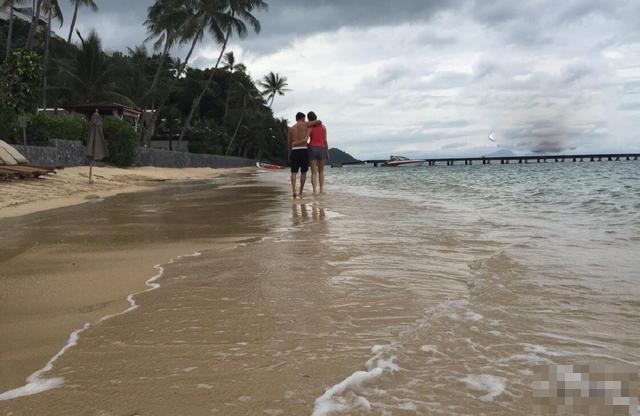 明星的情人节：大S舔老公耳朵 龚琳娜晒床照