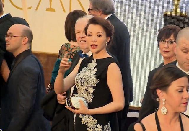 董卿出席奥斯卡观礼优雅大方 “槿汐姑姑”孙茜笑容温婉