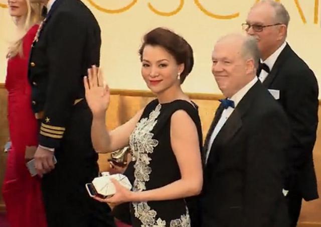 董卿出席奥斯卡观礼优雅大方 “槿汐姑姑”孙茜笑容温婉