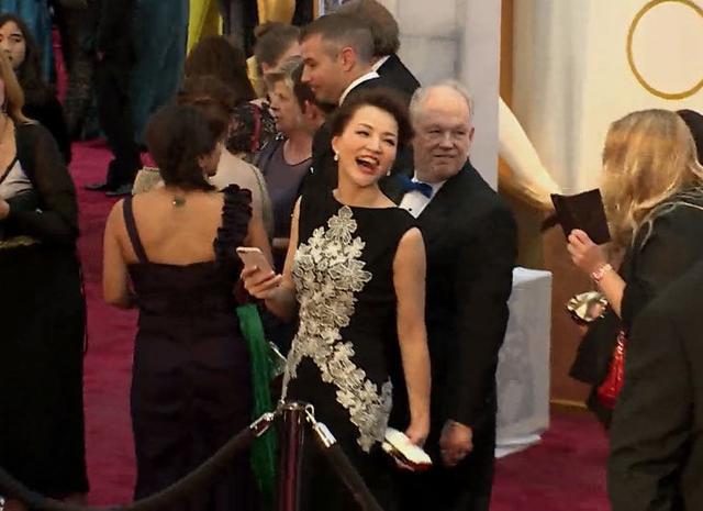 董卿出席奥斯卡观礼优雅大方 “槿汐姑姑”孙茜笑容温婉