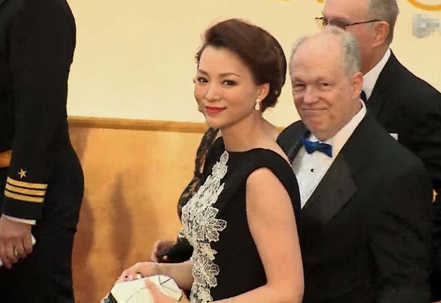 董卿出席奥斯卡观礼优雅大方 “槿汐姑姑”孙茜笑容温婉