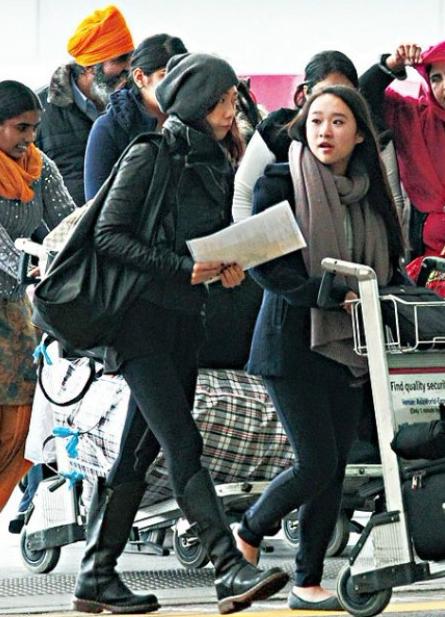 林忆莲女儿李喜儿长相似妈妈