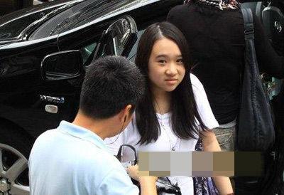 林忆莲女儿李喜儿长相似妈妈