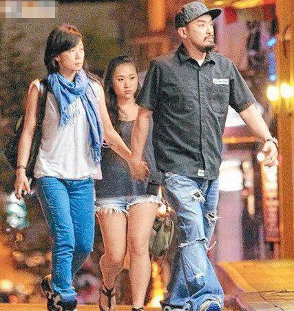 林忆莲女儿李喜儿长相似妈妈