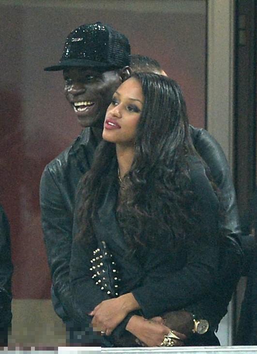 巴神与Fanny秀恩爱