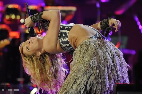 Shakira激情献唱南非世界杯