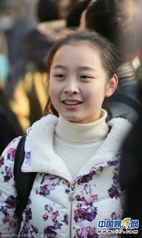 2015艺考大军流行素颜：考生不遮丑侧颜似古力娜扎